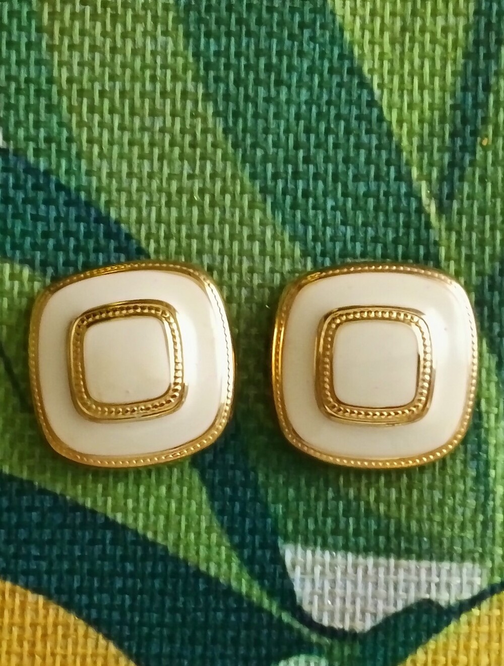 Like New Vintage Cream Enamel & Gold Square Clip Earrings
